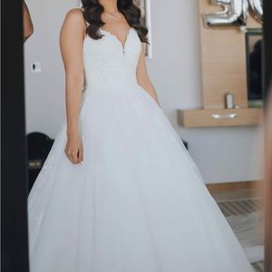Essence of Australia Wedding Dress